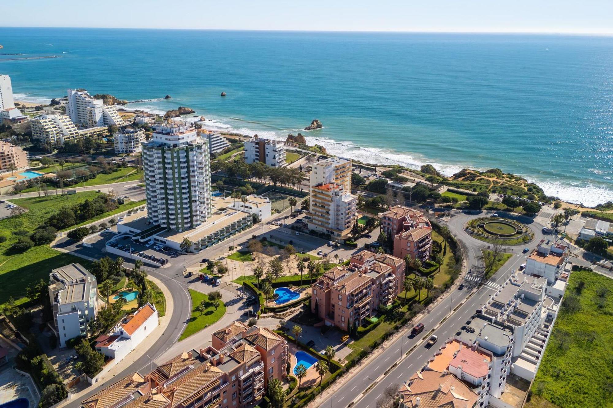 Serene Ocean 1 Bdr Apartment With Patio By Lovelystay Portimão Dış mekan fotoğraf